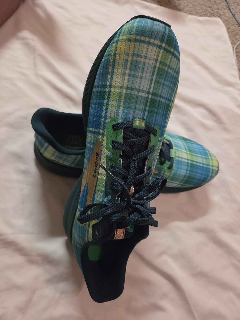 Brooks Men Size 13 ST. PATTY"S Green Plaid Running Shoes,EUC - Picture 8 of 11
